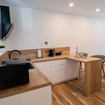 アパート Seafront Sunset Studio&rooms ザダル