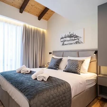 Seafront Sunset Studio&rooms ザダル