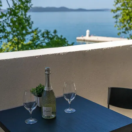 アパート Seafront Sunset Studio&rooms ザダル