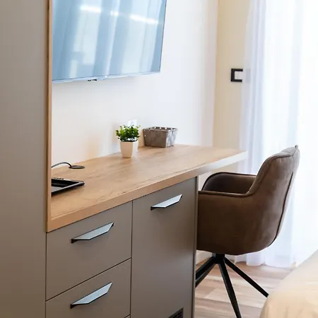 アパート Seafront Sunset Studio&rooms ザダル