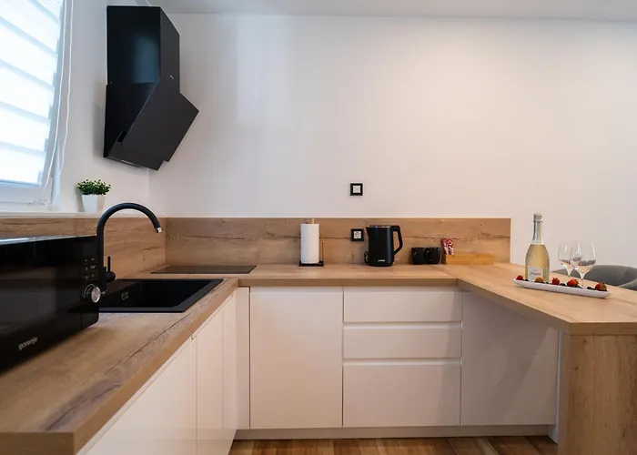 Seafront Sunset Studio&rooms Apartman *