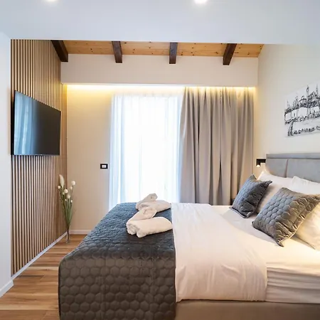 Seafront Sunset Studio&rooms Apartman *