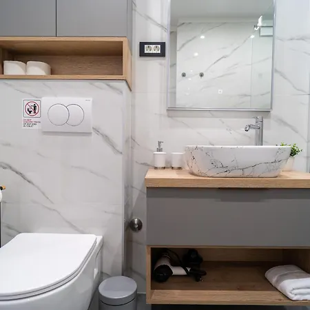 아파트 Seafront Sunset Studio&rooms 자다르