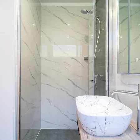 Seafront Sunset Studio&rooms 자다르
