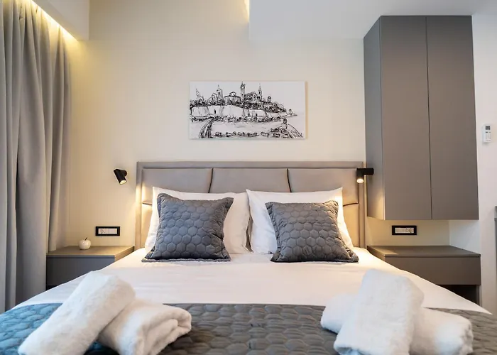 Апартаменты Seafront Sunset Studio&rooms *