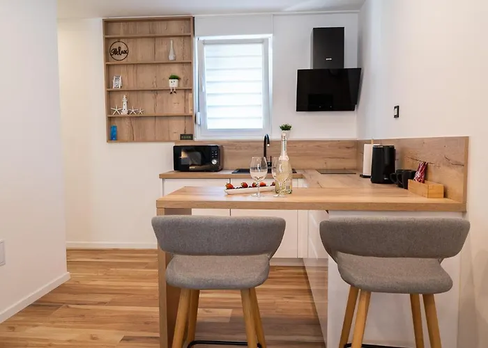 Апартаменты Seafront Sunset Studio&rooms