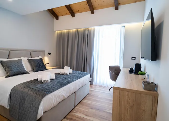 Seafront Sunset Studio&rooms Апартаменты Задар