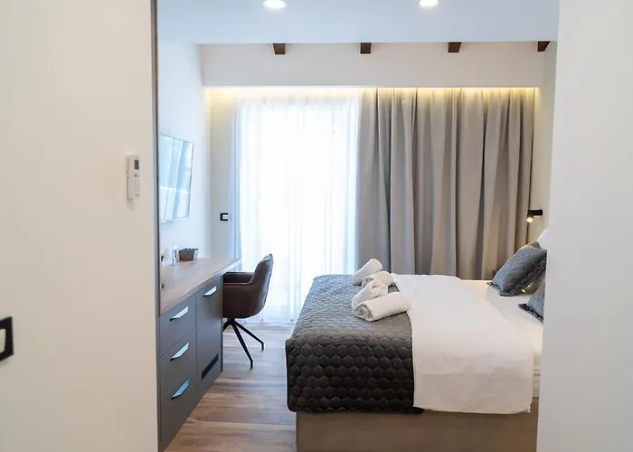 Seafront Sunset Studio&rooms Задар