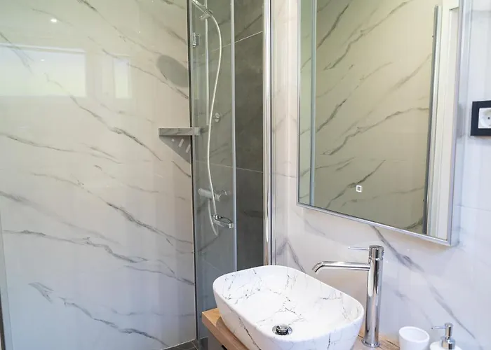 Seafront Sunset Studio&rooms Апартаменты Задар