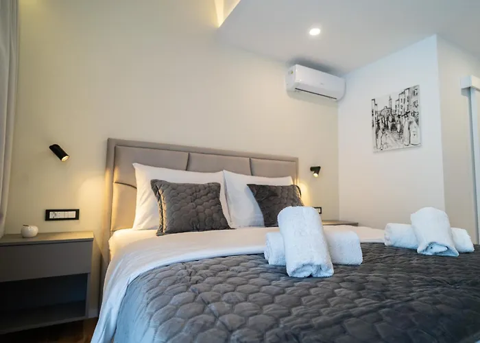 Seafront Sunset Studio&rooms Апартаменты *