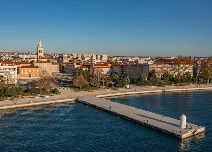 Seafront Sunset Studio&rooms Задар